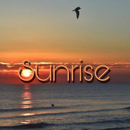 Casa Vacanze Sunrise Margherita Di Savoia Esterno foto